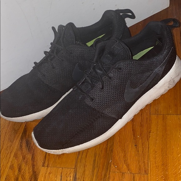 black and yellow roshes